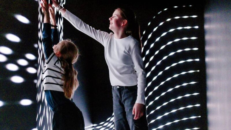 „Ab durch Raum und Zeit“ in Düsseldorf: Was Kinder bei der Museumsnacht an diesem Freitag erkunden können