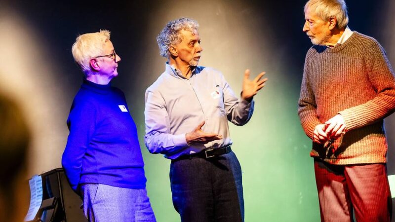 Theaterlabor Traumgesicht lud zum „Come in“ ein: Die Entdeckung der Langsamkeit auf der Bühne