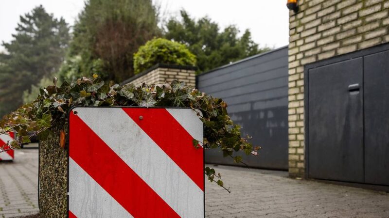 Verkehr in Düsseldorf : Bergische Landstraße: Die Blumenkübel müssen weg