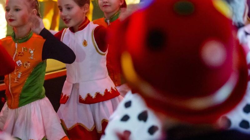 Karneval in Düsseldorf: Paulsmühler Jecke und die KG Räbbelche feierten gemeinsam