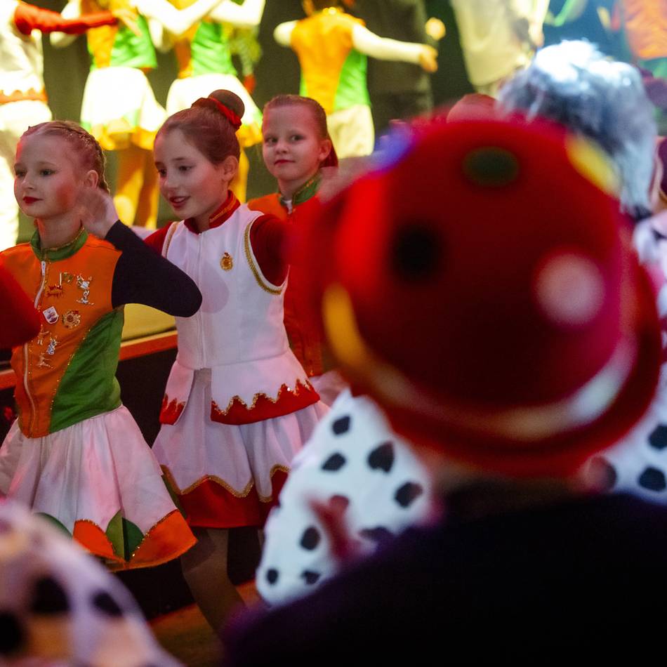 Karneval in Düsseldorf: Paulsmühler Jecke und die KG Räbbelche feierten gemeinsam