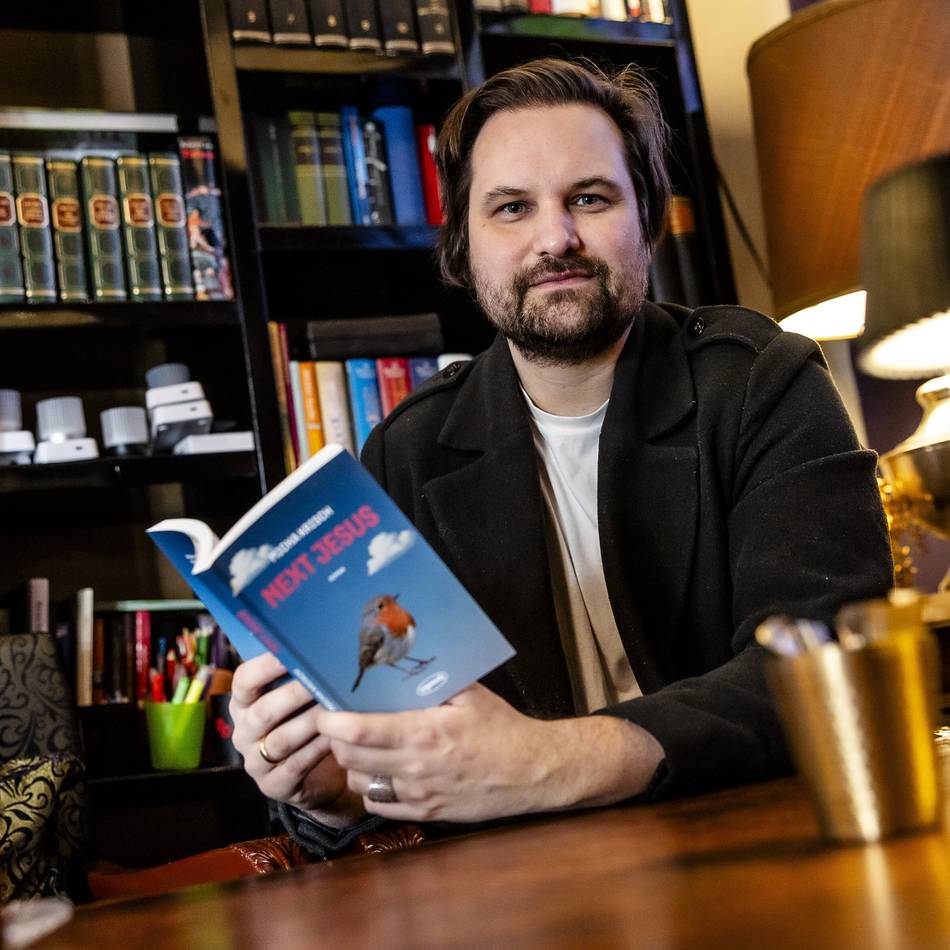 Debüt mit „Next Jesus“: Magier Micha Krisch veröffentlicht seinen ersten Roman