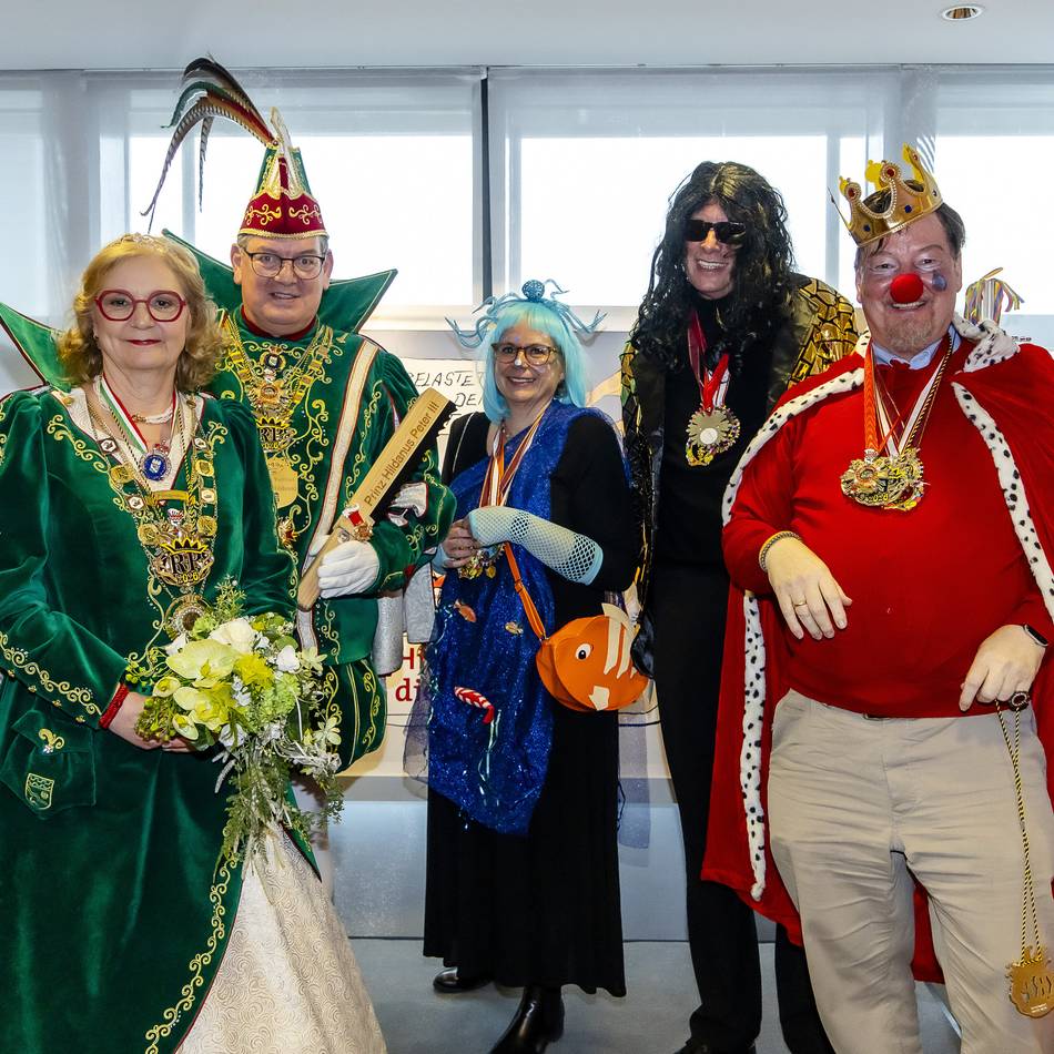 Gemeinsam nicht einsam: Jeckes Klassentreffen beim Prinzenempfang der Rheinischen Post