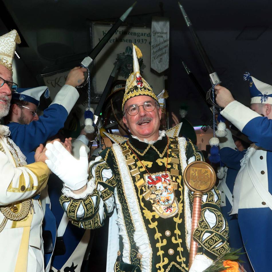 Karneval in Leverkusen – Session 2025/26: Tränensitzung  – mit Dank, Bierglas und kölschem Programm