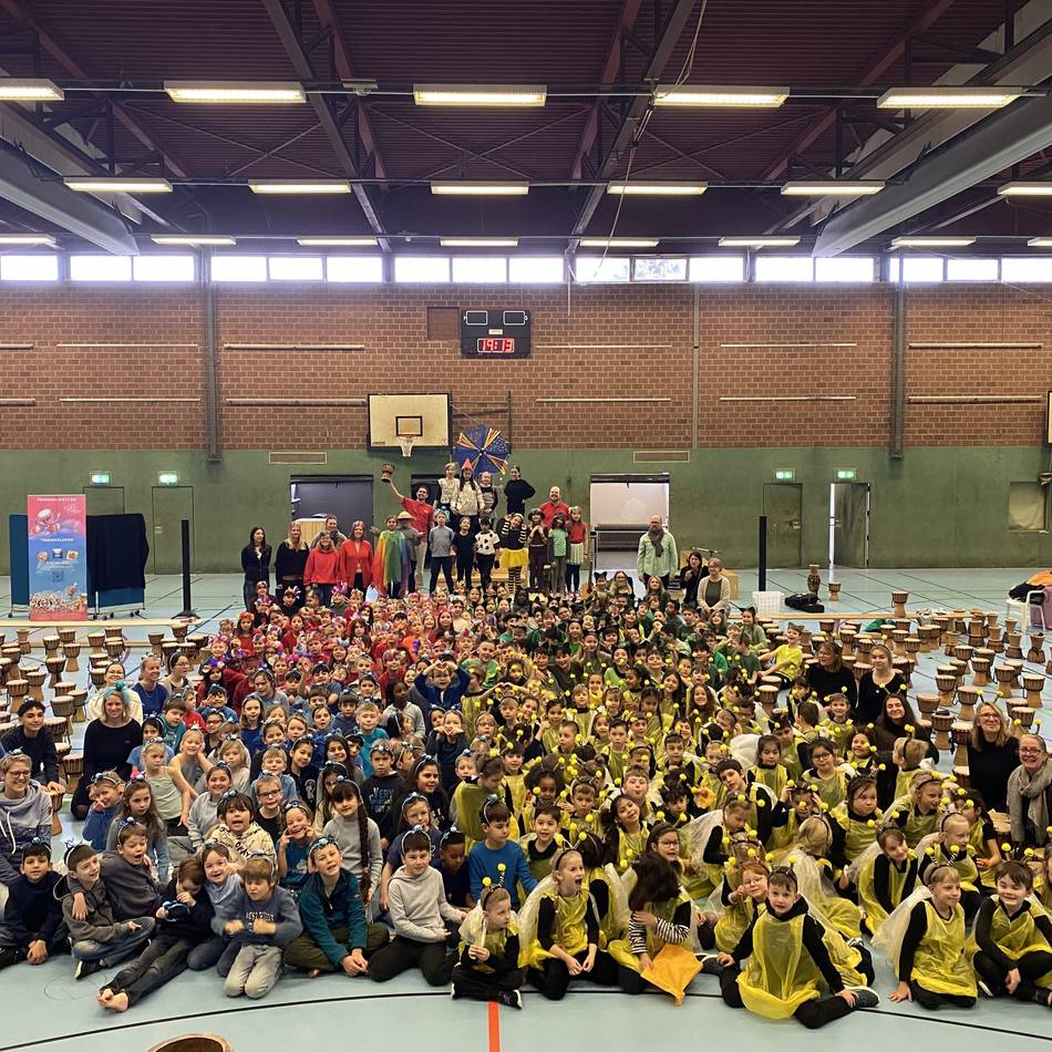 Grundschule Herrenhauser Straße Mettmann: Trommelwoche begeistert Kinder