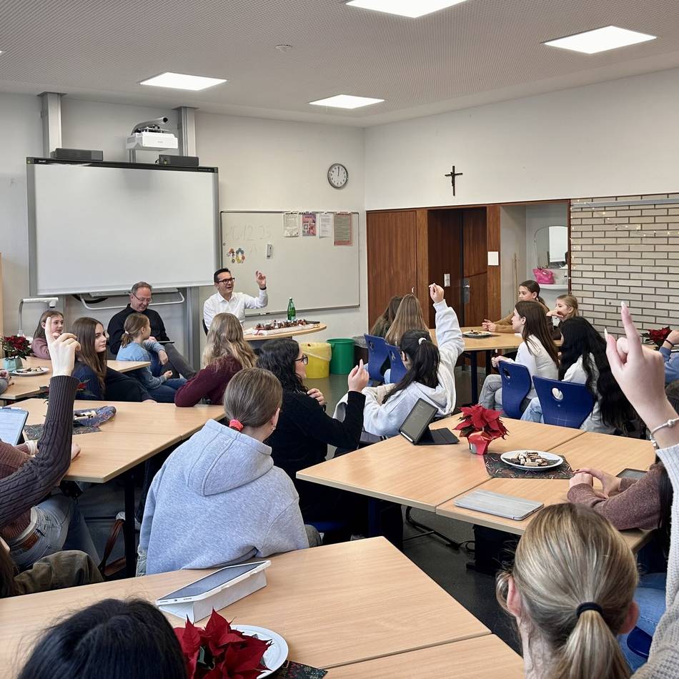 Schülersprechstunde in Geldern: Stadt leiht Schülerinnen der Liebfrauen-Realschule ein Ohr