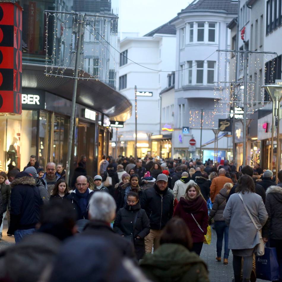 Einzelhandel in Krefeld: Innenstadt voll, Kassen leer
