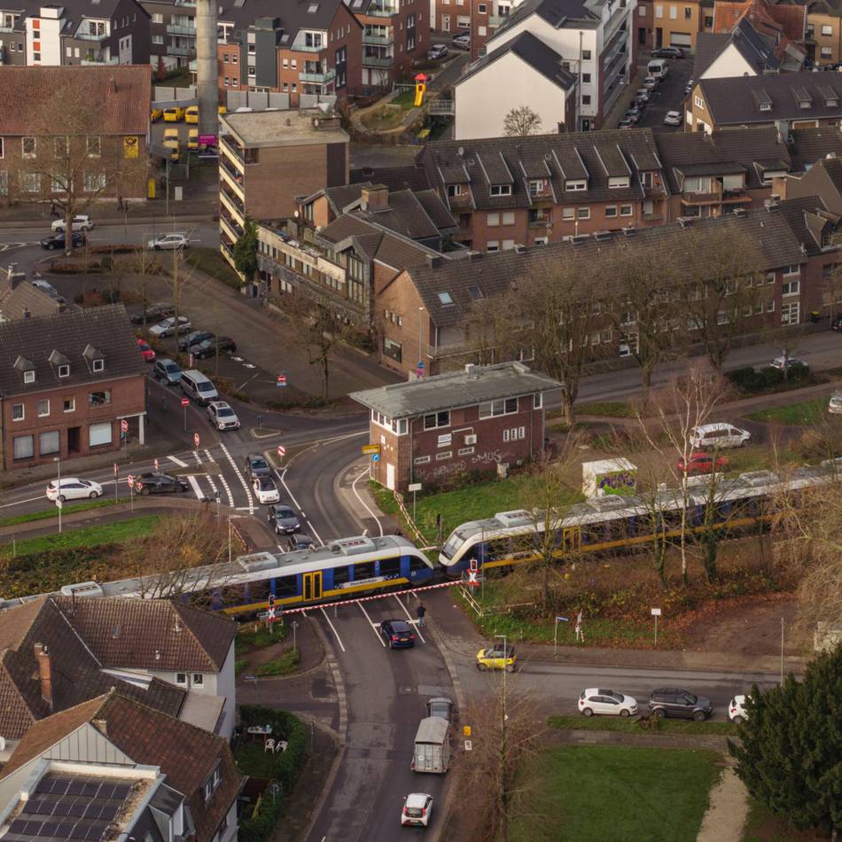Debatte seit fast 150 Jahren: Die schier endlose Geschichte des Bahnübergangs Kalkarer Straße in Goch