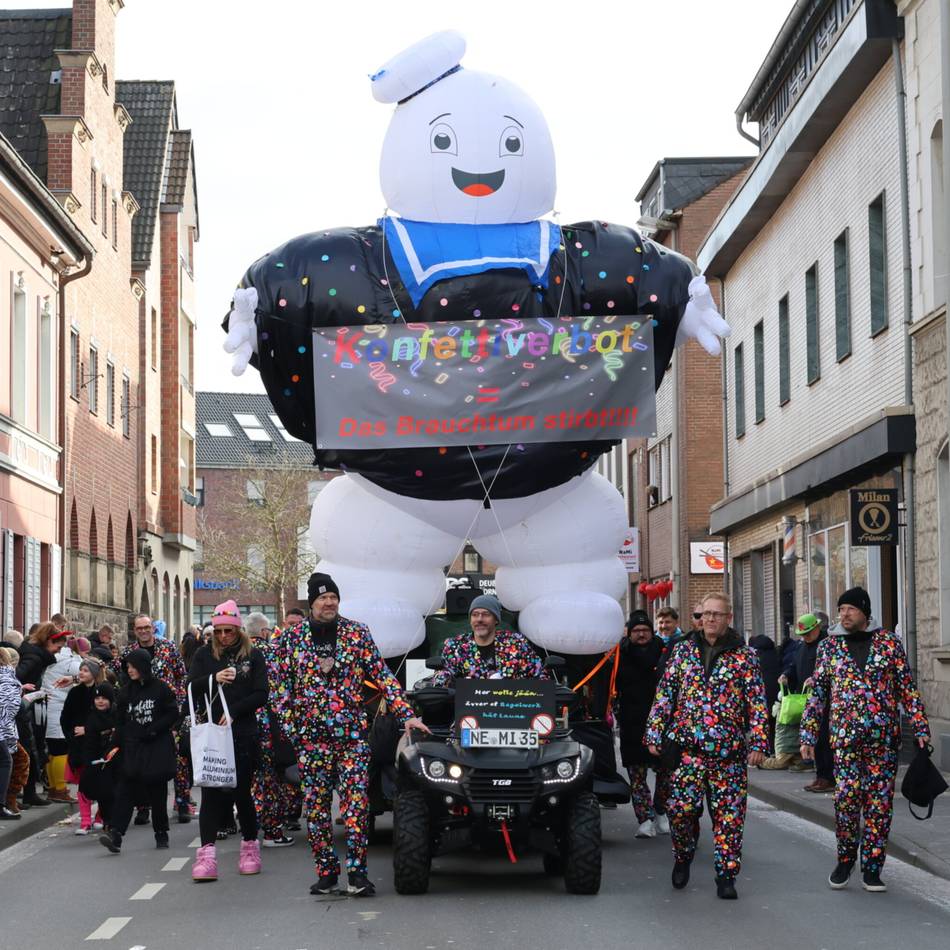Karneval 2026: Hunderte Jecken feiern in Jüchen und Garzweiler