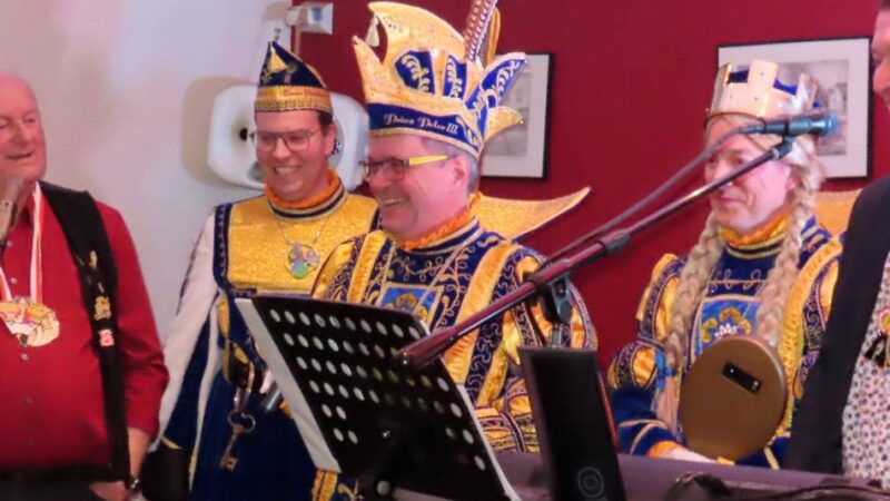 Helau in Lobberich: 230 textsichere Karnevalisten singen sich in Feierlaune