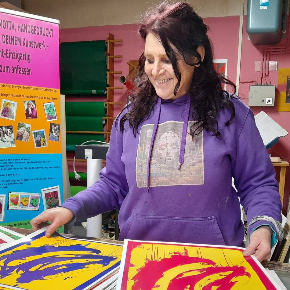 Mit Kreativität gegen die Krise: Siebdruckerin Cremer setzt auf Pop‑Art