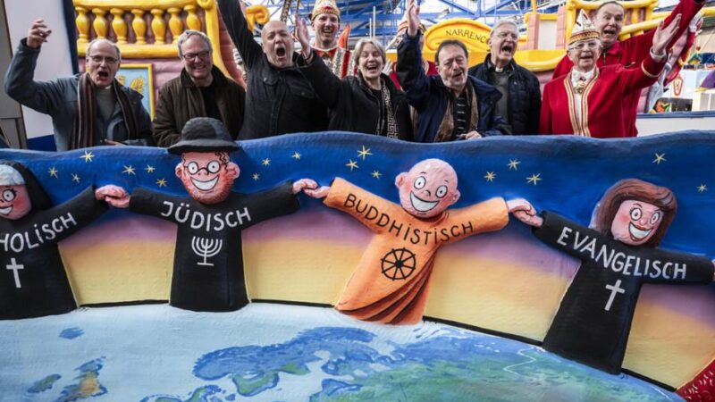 Im Düsseldorfer Rosenmontagszug: Ein Wagen für Toleranz, Frieden und Respekt