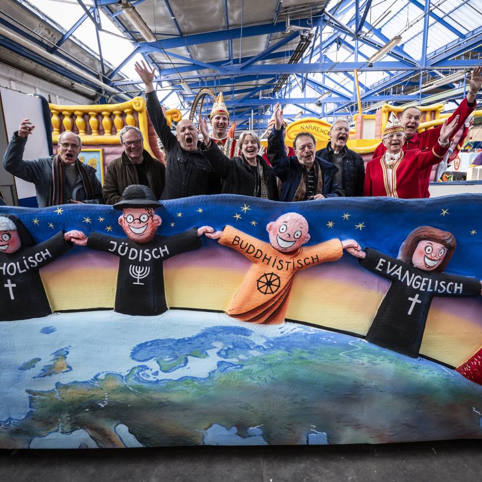 Im Düsseldorfer Rosenmontagszug: Ein Wagen für Toleranz, Frieden und Respekt