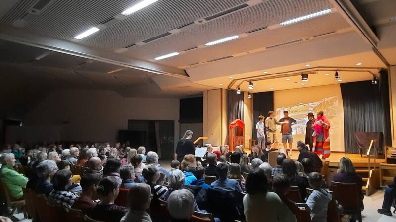 Kinder-Musical in Wermelskirchen: Die „Musikdiebe“ begeistern in Rocky Beach!