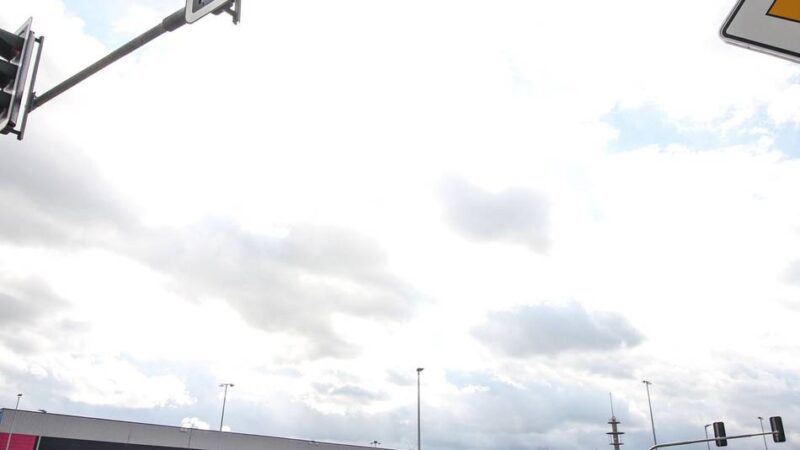 Kreuzung von Bachstraße und Neuwerker Straße: Ampelanlage an der K18 nun endgültig kaputt