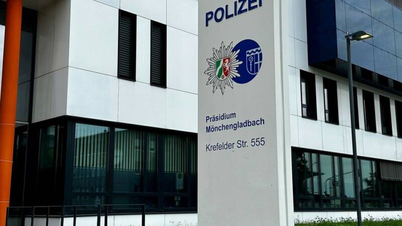 Polizeipräsidium in Mönchengladbach: Polizei bietet Führungen an – und ruft zu kreativen Bewerbungen auf