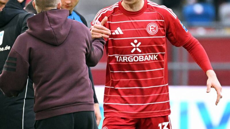 Keine Panik beim Coach: Fortuna-Stürmer Itten droht Gelbsperre – darum bleibt Anfang gelassen