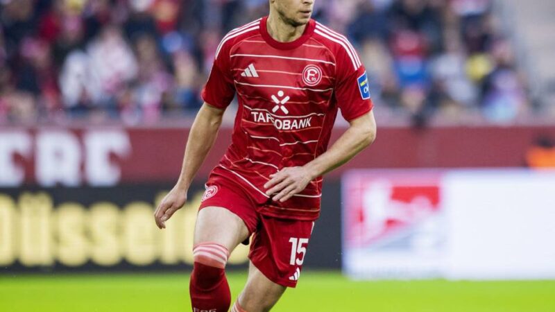 „Das ist natürlich total beschissen“: Kreuzbandriss bei Schmidt – Oberdorf und Fortuna fühlen mit dem Profi mit