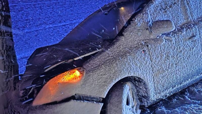 Spiegelglatte Straße: Drei Unfälle in Erkelenz am Sonntagabend