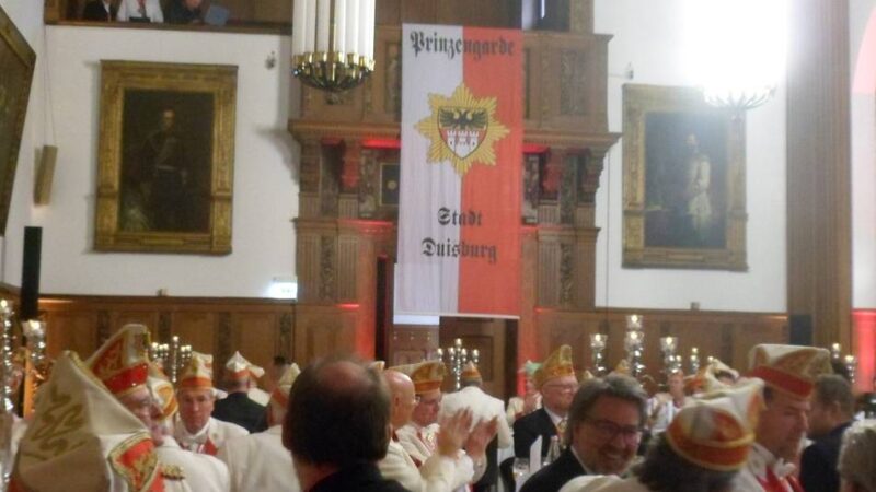 Herrenessen der Prinzengarde: IHK-Präsident ist jetzt auch Ehrenoffizier