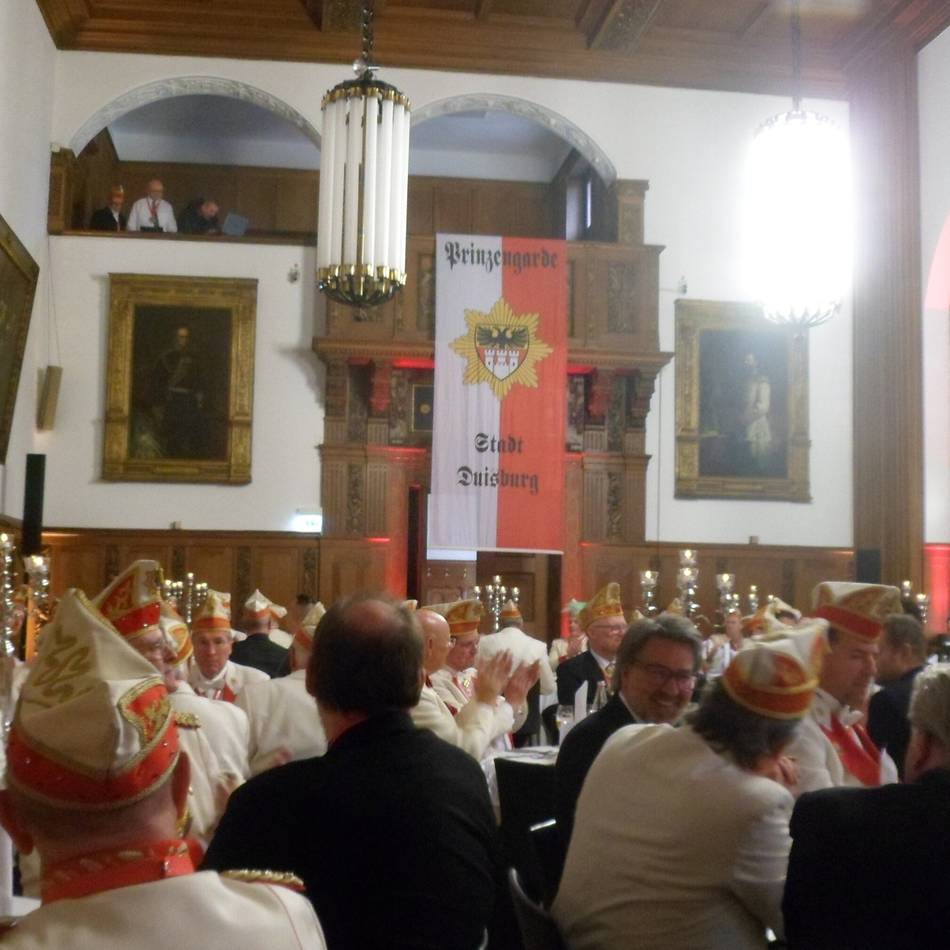 Herrenessen der Prinzengarde: IHK-Präsident ist jetzt auch Ehrenoffizier