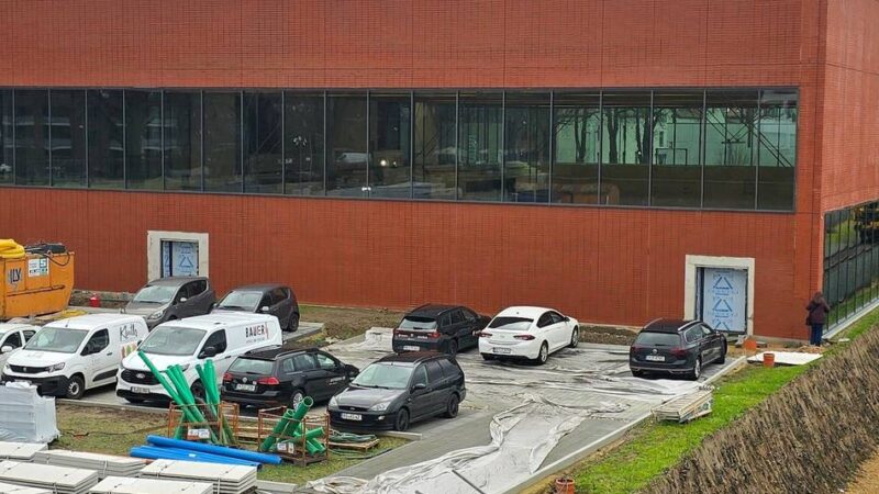 Insolvenzen treffen Bau in Leverkusen: Dreifachturnhalle in der Bahnstadt – statt Ostern nun erst im Sommer fertig