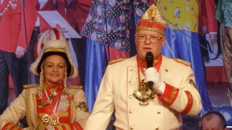 Flüstersitzung in Duisburg-Walsum: Hier können Karnevalisten auch mal die Klappe halten