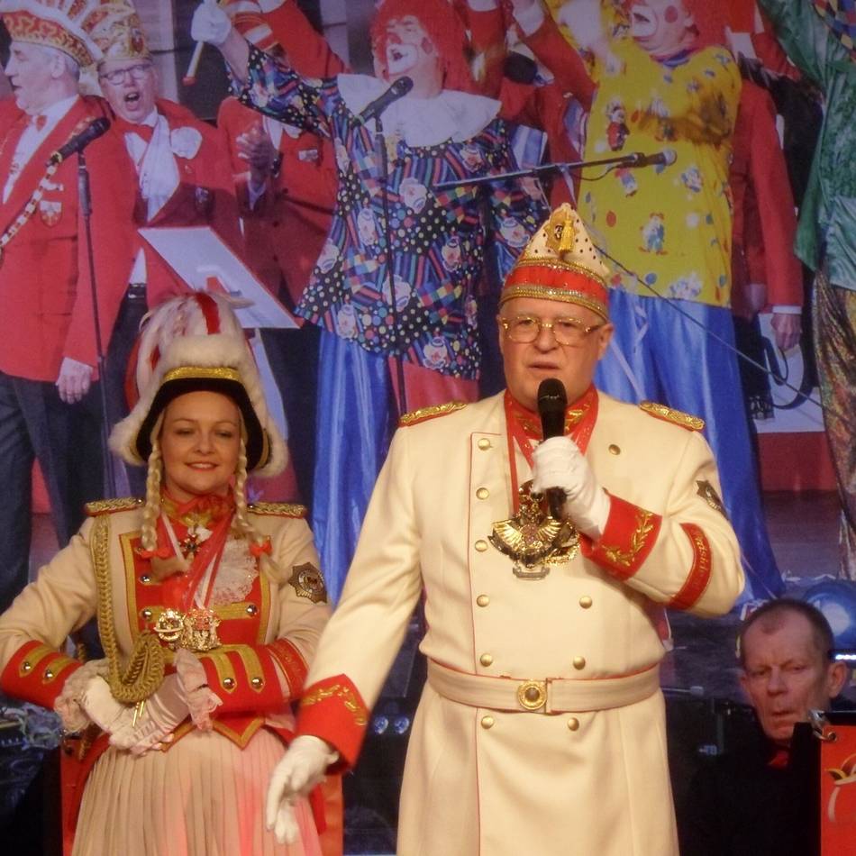 Flüstersitzung in Duisburg-Walsum: Hier können Karnevalisten auch mal die Klappe halten