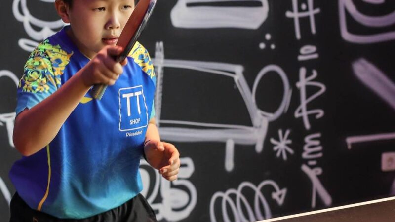 Wettbwerb im „Balla Balla“: Luka He gewinnt Tischtennis-Challenge