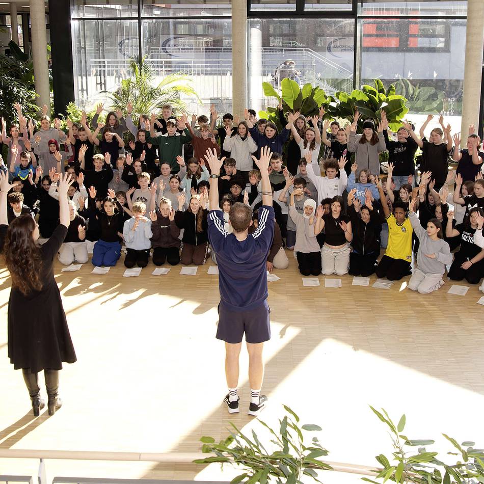 Premiere ist am Freitag in Rheinberg: Europaschüler proben für die „Digital Dreams“