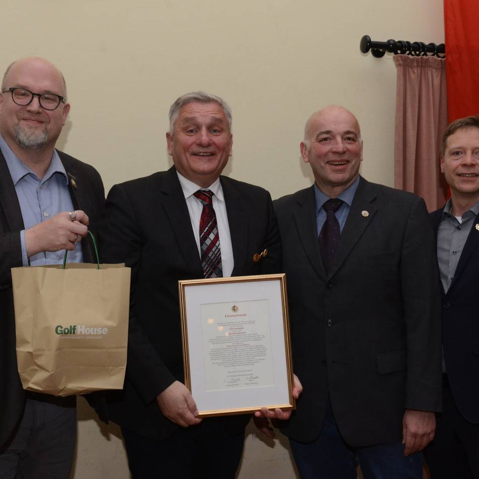 Ehrung und Abrechnung beim Grenadierkorps Neuss: „Ich bin ja nicht weg“