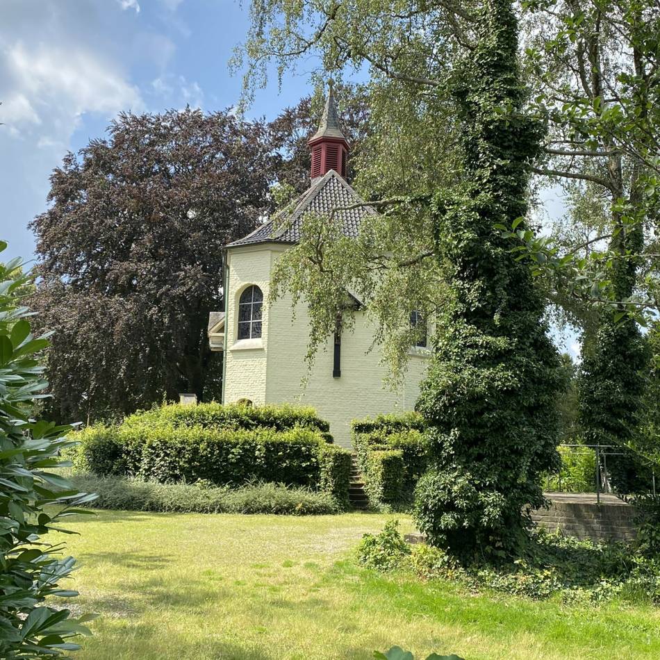 Kapelle Klein-Jerusalem in Neersen: Schützen räumen im Kapellenpark auf