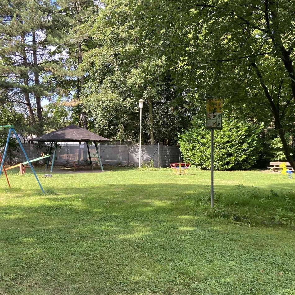 Mönchengladbach investiert 200.000 Euro: Kletterparcours und Trampolin – Spielplatz Bökelstraße wird saniert