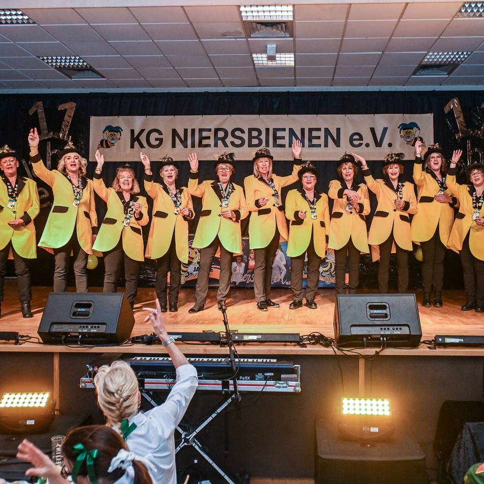 Karneval in Willich: Niersbienen feiern in ausverkaufter Josefshalle