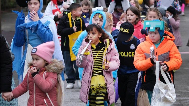 Hetterscheidter Tradition: „Krachmacher“ ziehen durch die Straßen