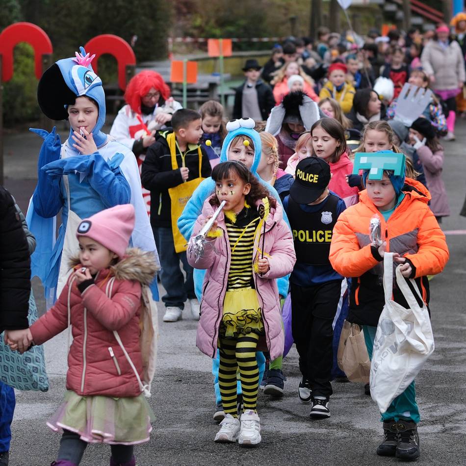 Hetterscheidter Tradition: „Krachmacher“ ziehen durch die Straßen