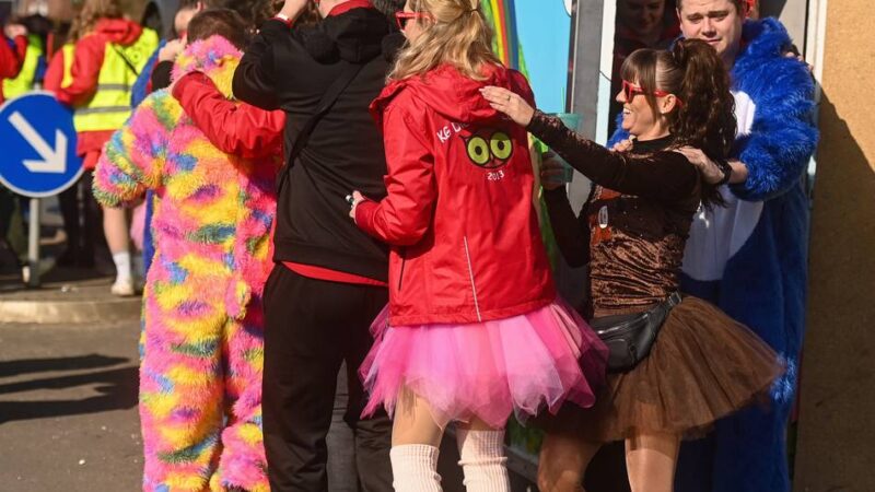 Lautes Treiben der Narren: Erstmals Familienzone beim Frühschoppenzug in Kranenburg