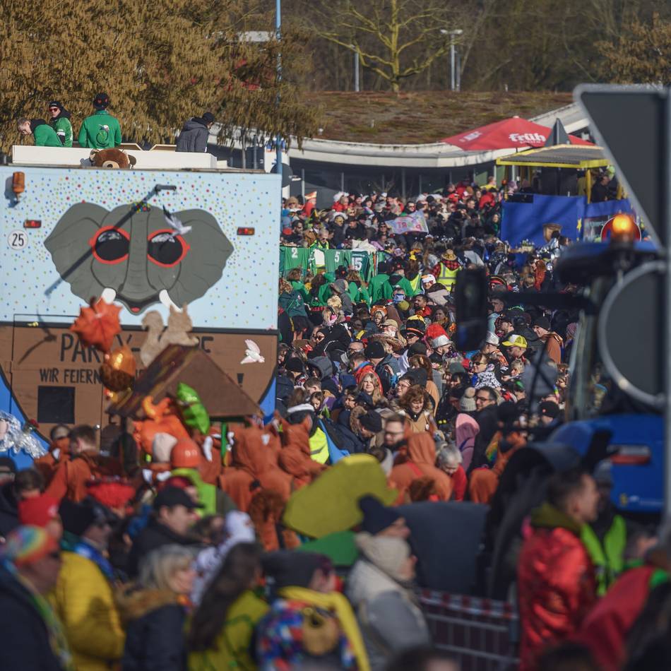 Karneval im Kreis Kleve: So zog der Tulpensonntagszug durch Bedburg-Hau