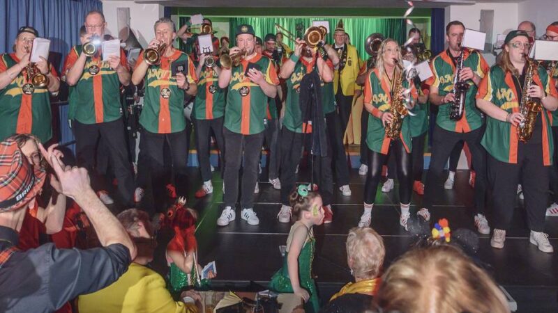 Beste Stimmung bei den Jecken: Endlich zu Hause – Der AKV Asperden feiert den Karneval