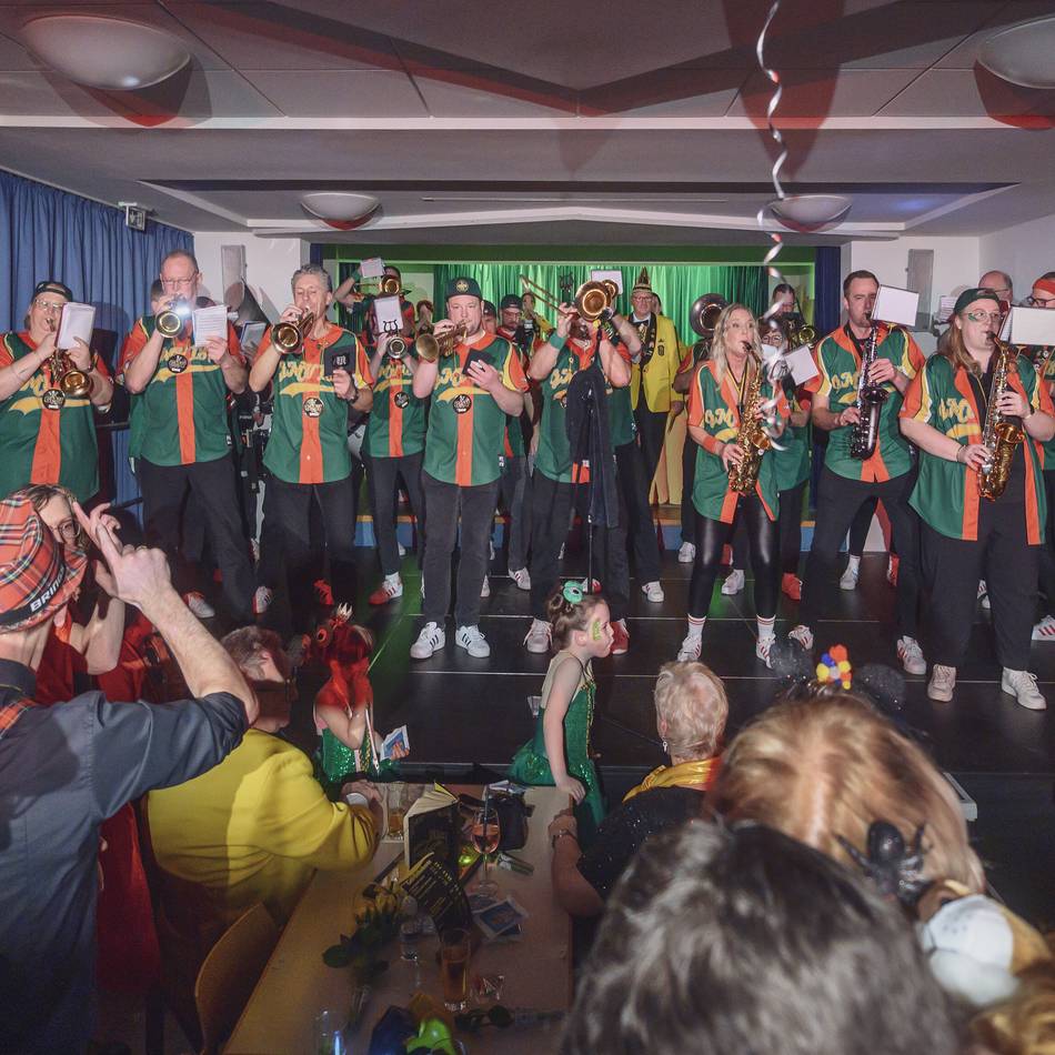 Beste Stimmung bei den Jecken: Endlich zu Hause – Der AKV Asperden feiert den Karneval