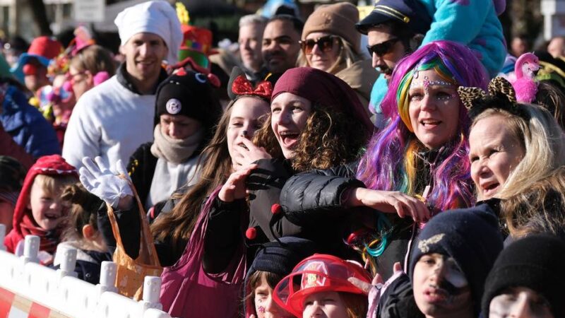 Bei Karnevalszug in Lintorf: Kritik an Park-Tourismus in Lintorf