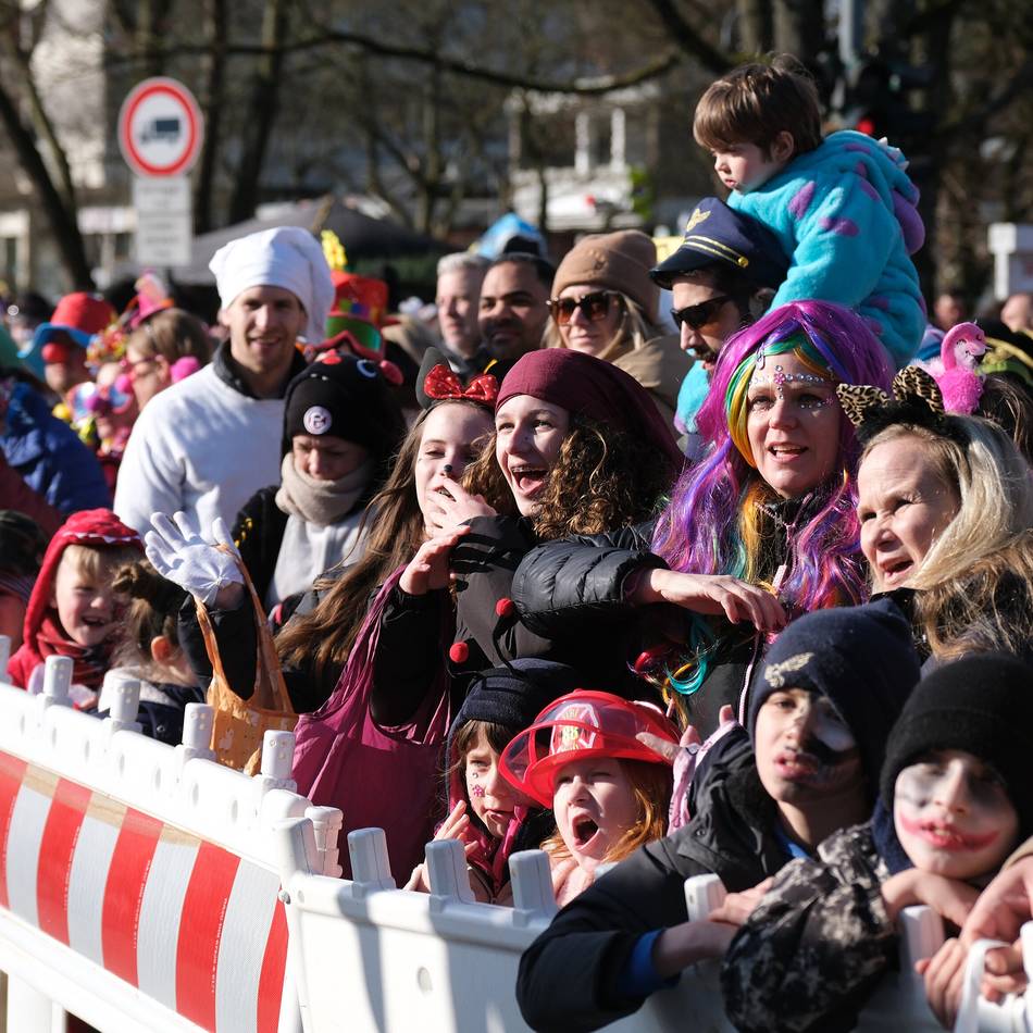 Bei Karnevalszug in Lintorf: Kritik an Park-Tourismus in Lintorf