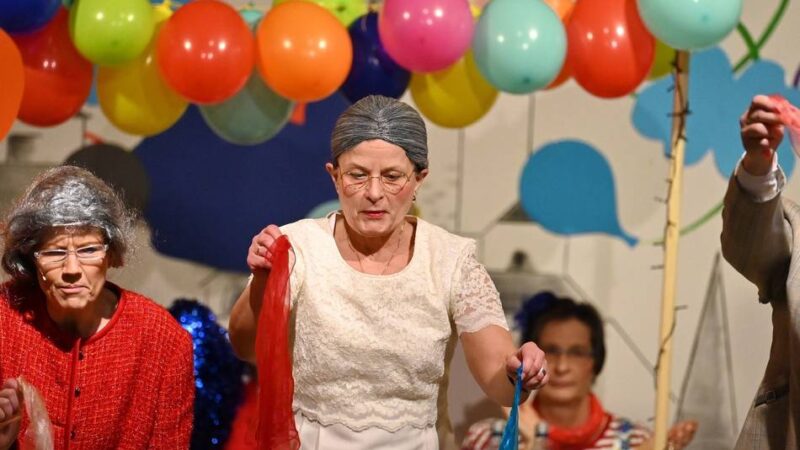 Frauenkarneval in Hückeswagen: Wo Männer Randerscheinungen sind