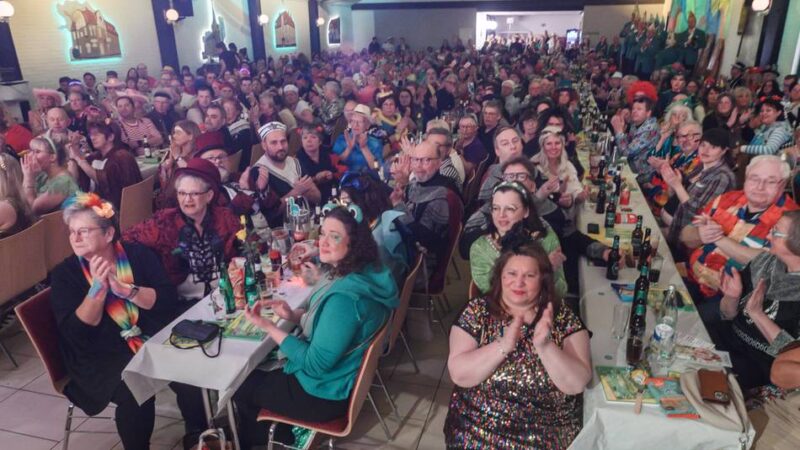 Letzte Prunksitzung dieser Session: Brejpott-Quaker sorgen für Raketenstimmung in „Källe“