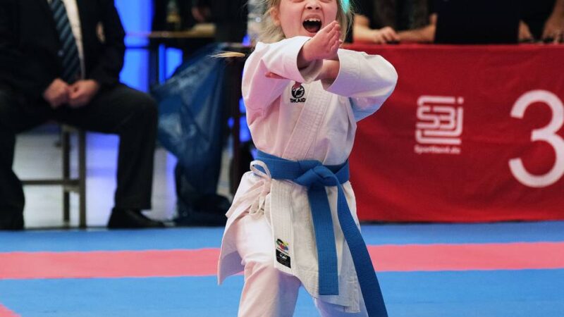 Große Bühne für junge Kämpfer: Sarina Merpelt holt Gold mit dem Mixed-Team der KG Erkrath/Bonn