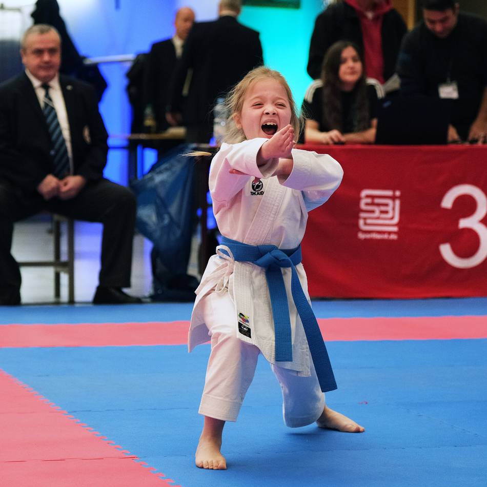 Große Bühne für junge Kämpfer: Sarina Merpelt holt Gold mit dem Mixed-Team der KG Erkrath/Bonn