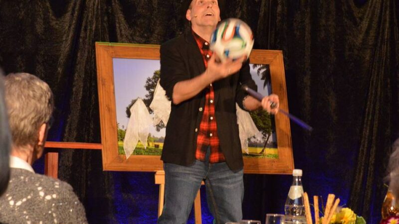 Evangelische Kirchengemeinde Hückeswagen: Ein „zauberhafter“ Dankeschön-Abend für das Ehrenamt