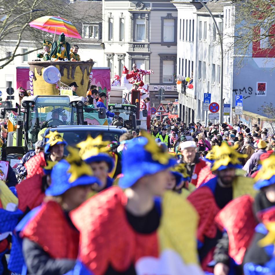 Veilchendienstag in Mönchengladbach: Wo Narren an Karneval aufs Klo gehen können