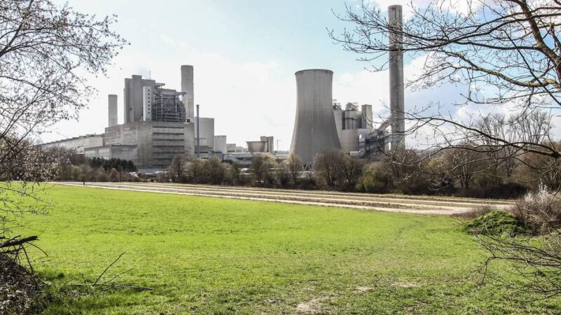 Kühlturm in Frimmersdorf: Interesse an Sprengung riesig – Stadt nennt Details zu Sperrungen