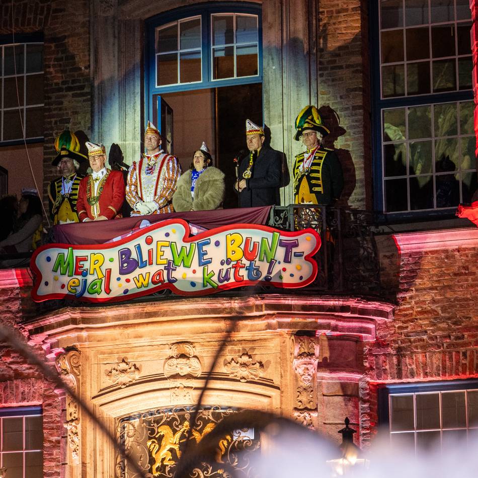 Neues Sessionsmotto in Düsseldorf verkündet: Prinzenpaar verabschiedet sich unter Tränen – „Ich bereue keine Sekunde mit dir“